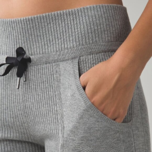Lululemon Find Your Mantra Pant in Heathered Grey sz 6 - Picture 3 of 8